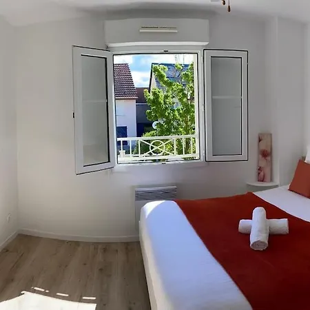 Holiday home Ravissante Maison En Bord De *
