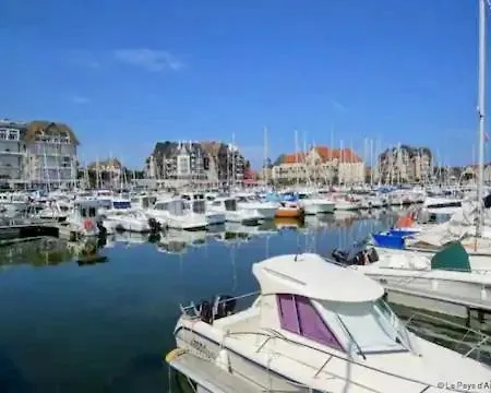 Ravissante Maison En Bord De 펜션 *