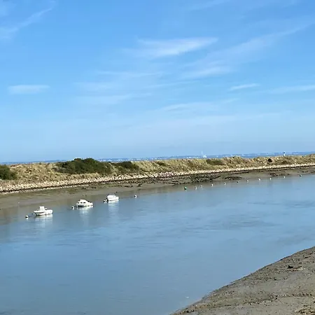 Holiday home Ravissante Maison En Bord De Dives-sur-Mer